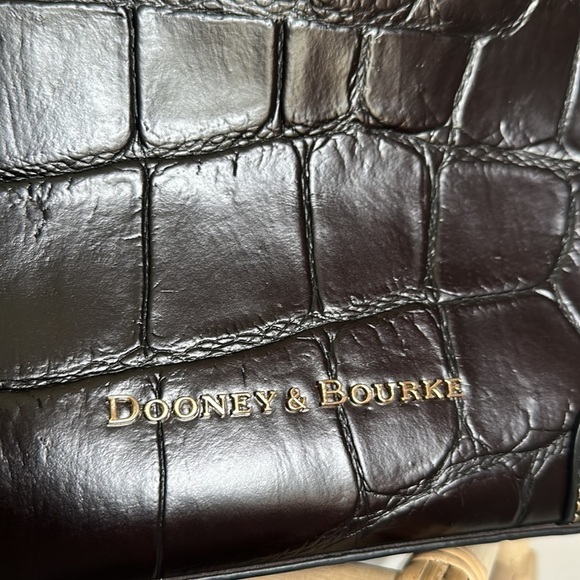 Dooney and Bourke Denison Leather Tote - Picture 2 of 8